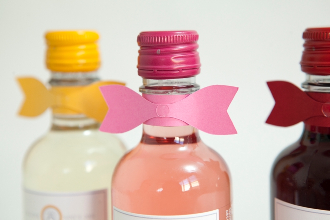 DIY mini-wine bottle wedding favors