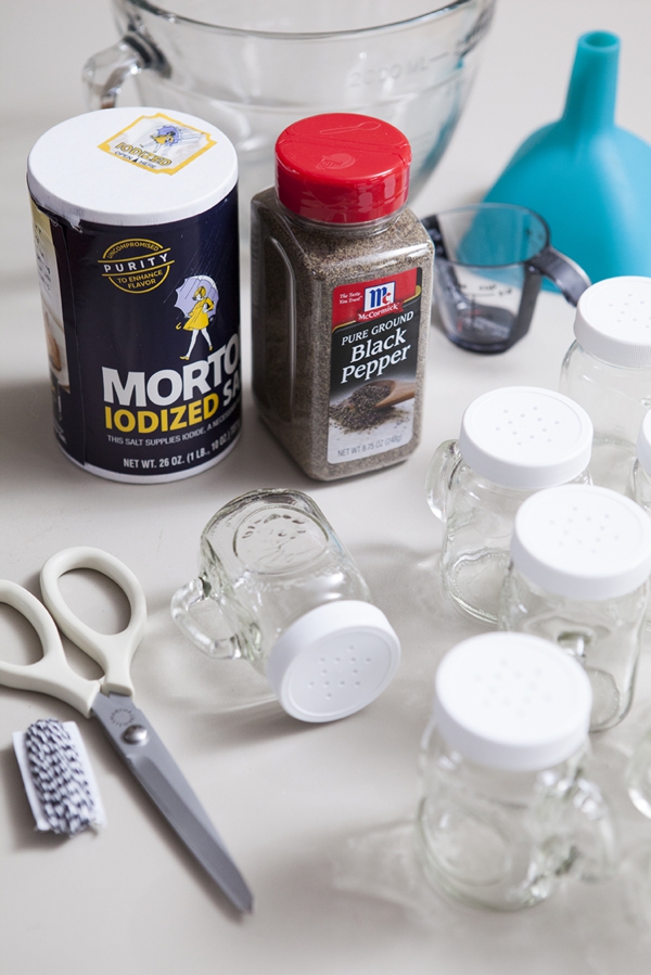 SomethingTurquoise_DIY_salt_pepper_mason